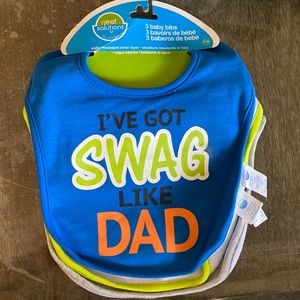 3 piece Baby bibs water resistant inner layer.